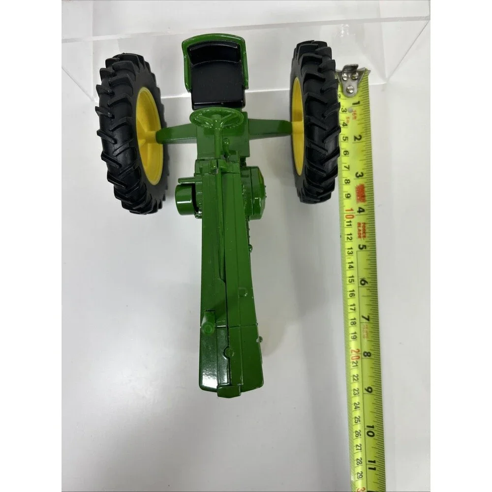 ERTL John Deere Model 60 Tractor 1/16 Die Cast Farm Toy #15189 Green